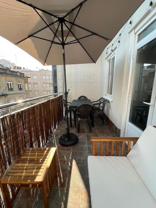 Atico Vintage Con Terraza Apartment Vigo Ngoại thất bức ảnh